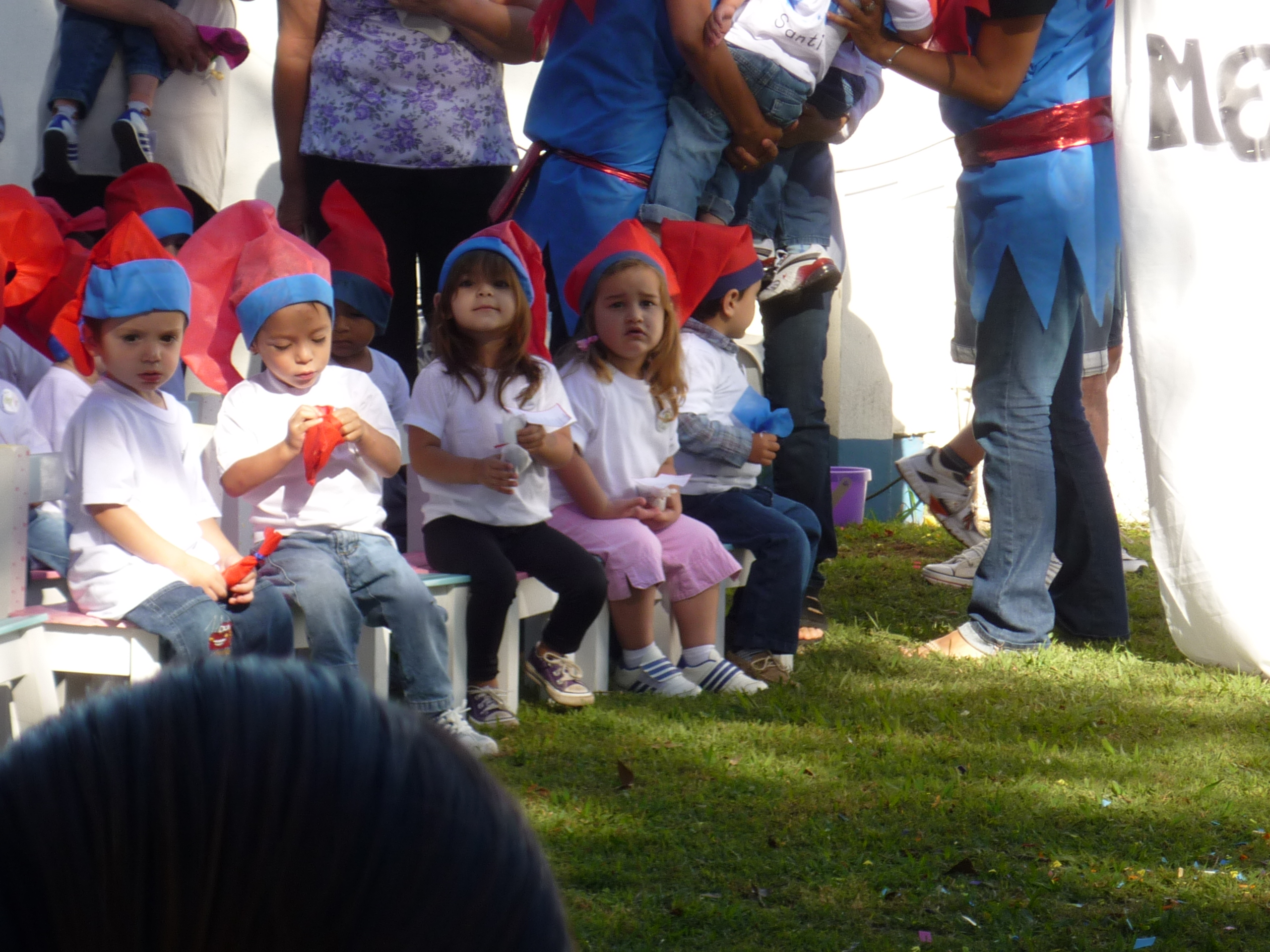 fotos/2012-12-25 - Acto egresados jardin maternal/P1030076.JPG